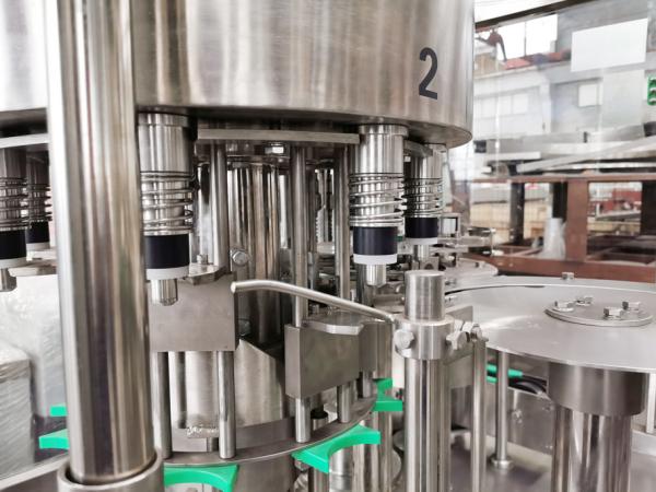 1.5KW 50BPM Pet Bottle Filling Machine Magnetic Powered Cap Device