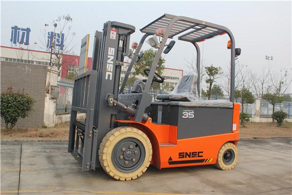 3500 kg de empilhadeira elétrica com engrenagem de direção Eaton dos EUA dentro de Shanghai Shineng