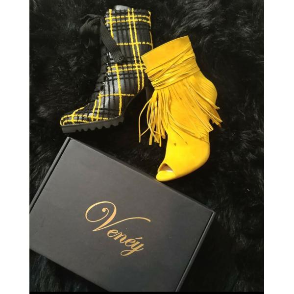 Luxury White Textured Lid And Base Boxes Black Edge Printed For Shoes Packaging