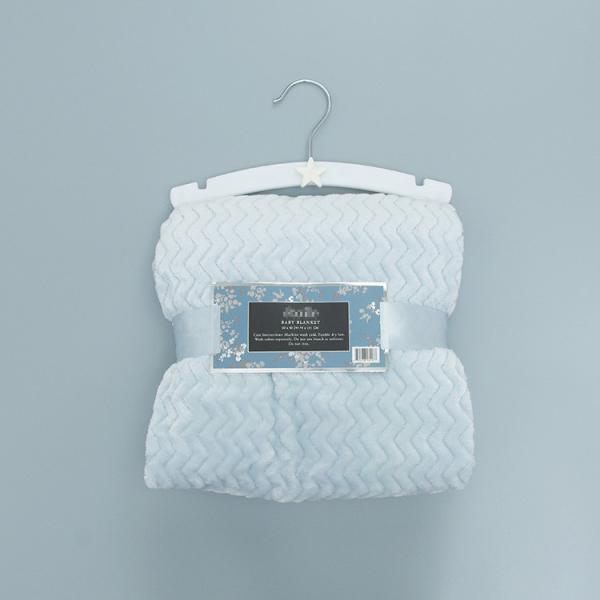 Plain 100% Polyester Flannel Throw Blanket With Embossing For Office / Travel