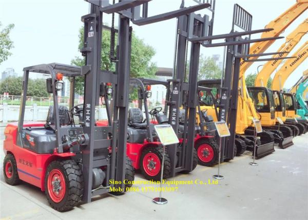 2.5t Diesel Power Stacker Forklift 36.8Kw Engine Euro III Ergonomic Design