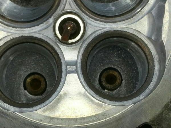 líquido de limpeza ultrassônico das peças do bloco de motor de 2400W 300L grande com espumadeira do óleo