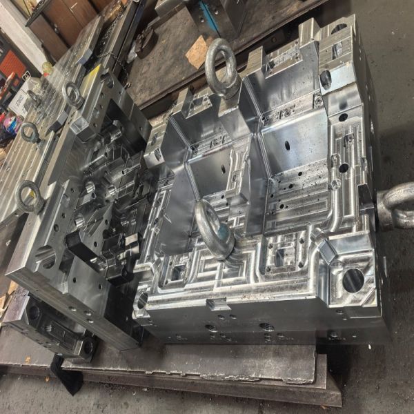 JIS Standard Precision Hot Forging Die Custom Size Injection Mold Base for Plastic Mould