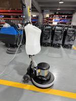 Puissantes machines tampons pour le nettoyage et le polissage des sols