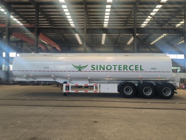 40-60m3 Fuel Tank Semi Trailer with 3 Axles and 12 Tires