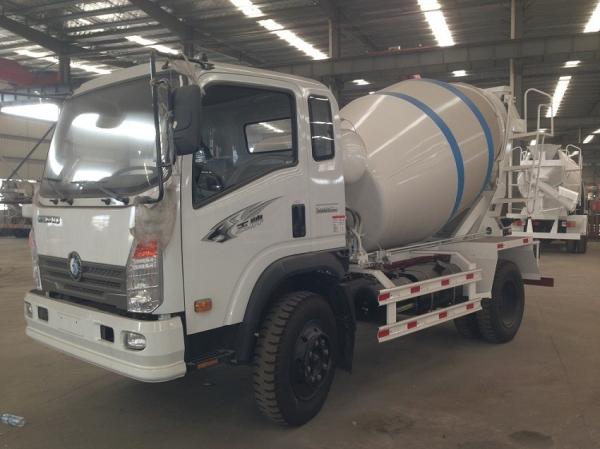Sinotruk 7cbm Concrete Mixer Truck , Construction Concrete Transport Truck