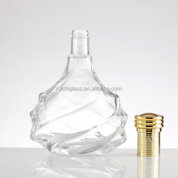 Customized 750ml Whisky Vodka Spirit Glass Bottle for Beverage