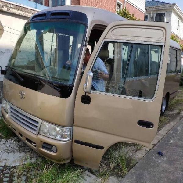Ônibus usado 39000km dourado limpo da pousa-copos de Toyota da cor com direção esquerda