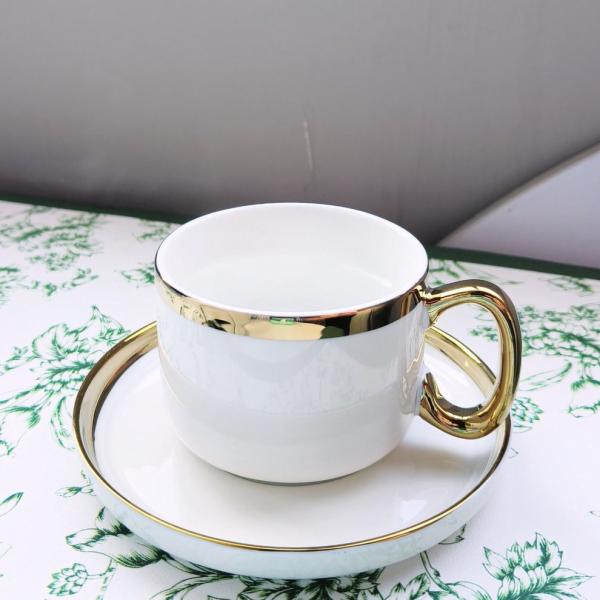 Presentes de negócios ocasião porcelana borda de ouro copo e prato para a mãe no dia da mãe