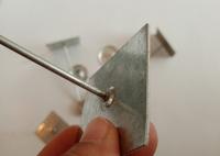 Goupilles auto-adhésives d'isolation de base carrée d'acier doux pour le système de la CAHT