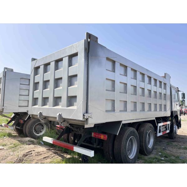 Используемое Howo перевозит 8 380hp 6 цилиндров метров на грузовиках ЕВРО III двигателя дизеля 10 самосвал ZZ3257 колес 6×4 Howo