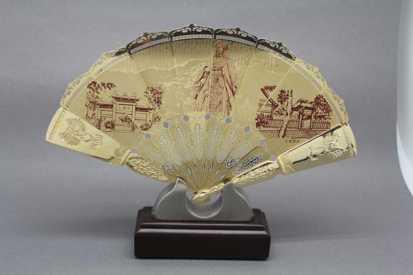 Luxury 304 Stainless Steel Metal Gold Folding Fan For Decoration 85*54mm Etch Technique