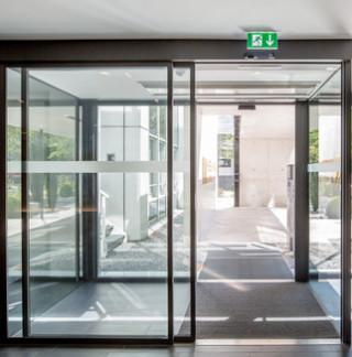 Safety heat / cold resistant motorized sliding door , hospital entrance auto slide door