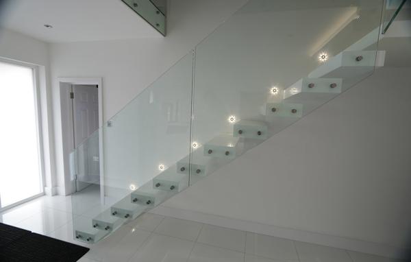 Glass Railing Straight Flight Staircase 50mm Thick Solid Oak Wood Floating Stairs For Villa