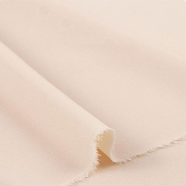 Ткань полиэстера устойчивой равнины 138gsm крася для одежды женщин