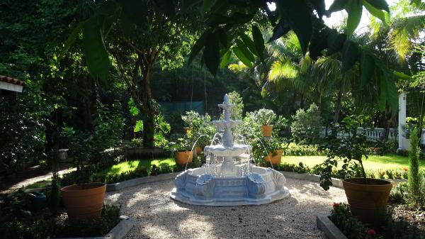 Garden stone white fountains,home white marble park stone fountain ,China stone carving Sculpture supplier