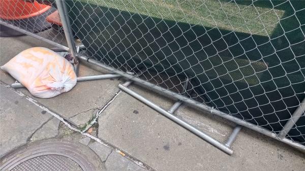 chain link temporary construction fence panels 6FT X 10F Mesh 2 3/8  x 2 3/8 ( 60mm x 60mm ) x 12 gauge wire