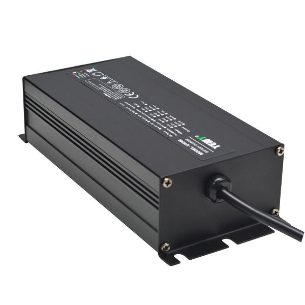 Carregador de bateria de motocicleta de alta capacidade 90V~260VAC 47~63Hz PFM
