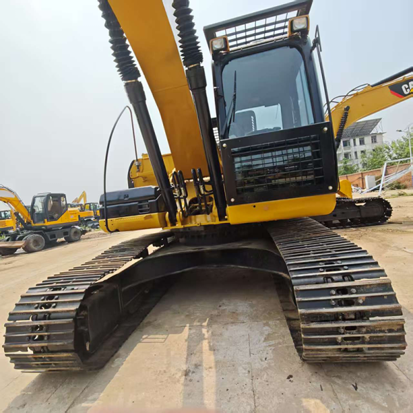 Japan Made Used Excavator 320D2L 2025 20 Ton 112KW Construction Equipment