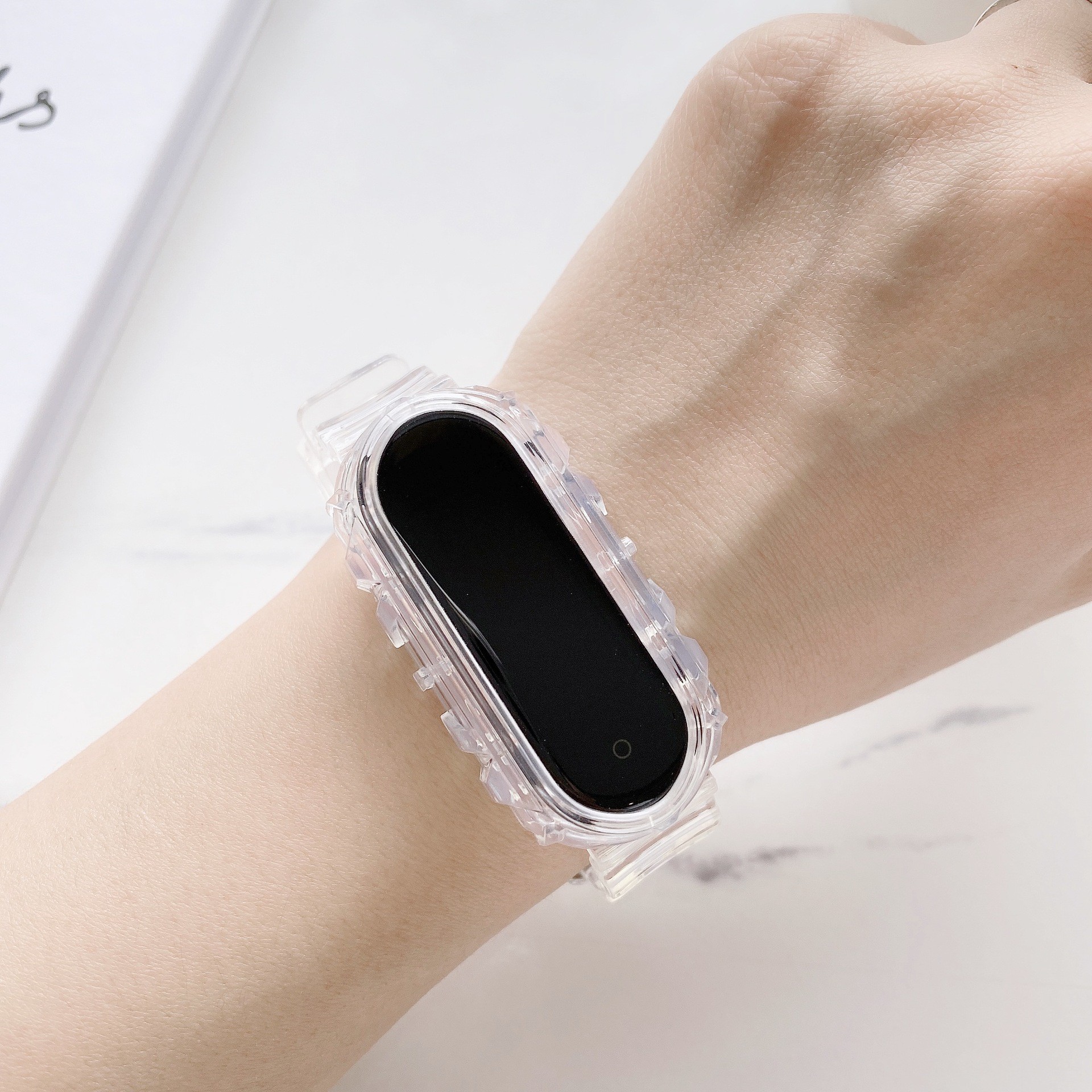 Цвета браслета 7 пшена случая TPU Airtag просвечивающие