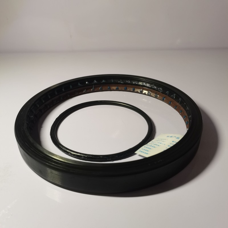 Original Quality Leak Prevention Durability Truck High-Temperature Resistance Rear Wheel Oil Seal for Truck Parts