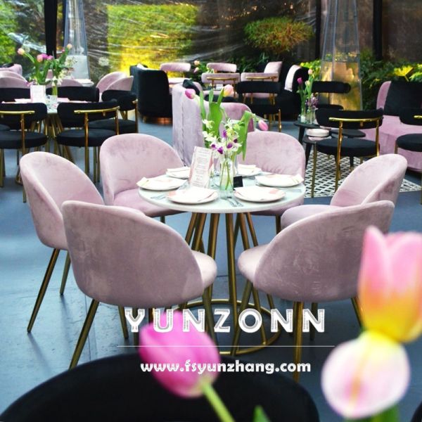 Luxury Modern Silla Rosa Wedding Chair Elegant Candy Color Fabric Design with Gold Metal Leg for Outdoor Hotel Use