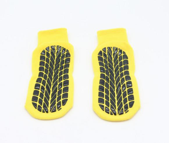 Yellow Color Trampoline Grip Socks Polyester Non Slip Socks Jacquard Logo