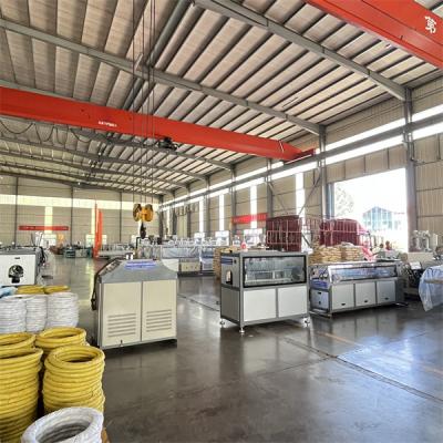 Linha de produção de tubos em espiral de HDPE Máquinas Máquina de fabricação de tubos de plástico de baixo ruído