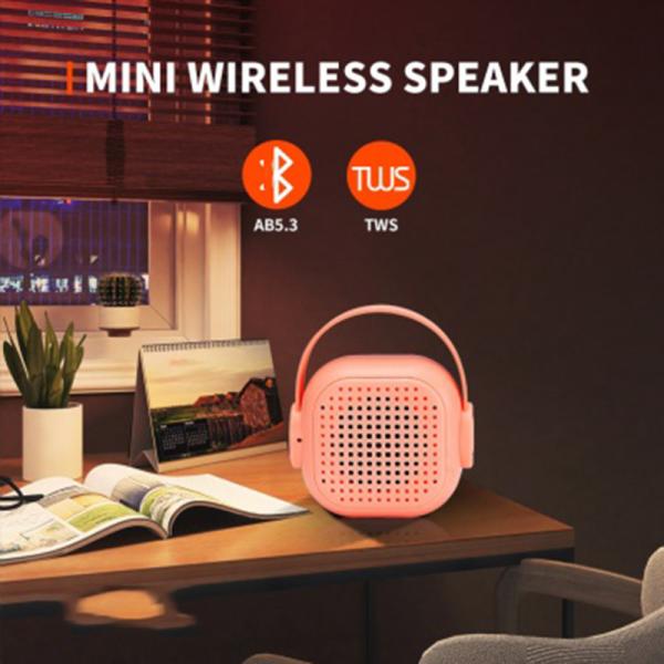 No Distortion Pink Wireless Portable Bluetooth Speaker 500mah Battery Operate
