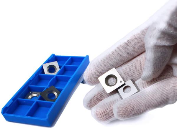 O raio de gerencio do quadrado das inserções da madeira do carboneto da substituição dá forma a 11x11x2-30°R150