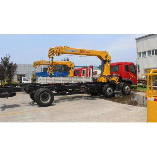 5T 8M3 Capacity Cargo Box 140hp Flatbed Truck With Crane Max Speed 90 /102 Km / H