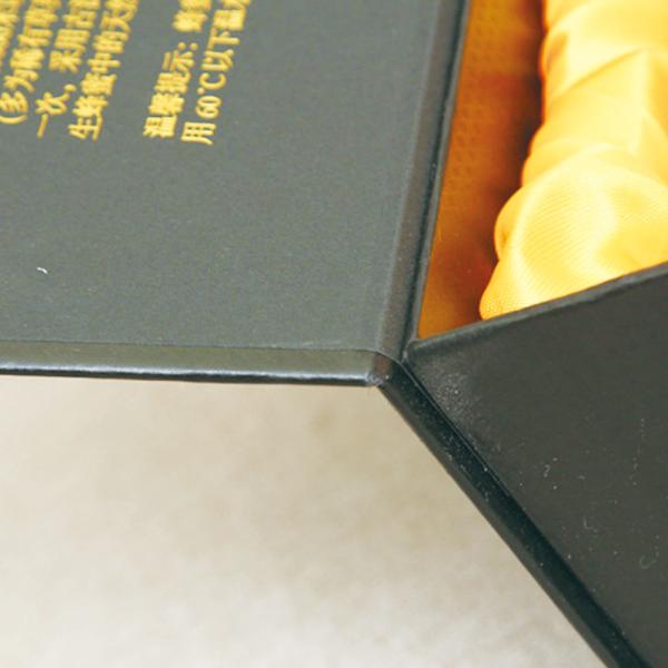 Magnet Hinge Bottled Liquid 2mm Debossing Paper Packaging Box