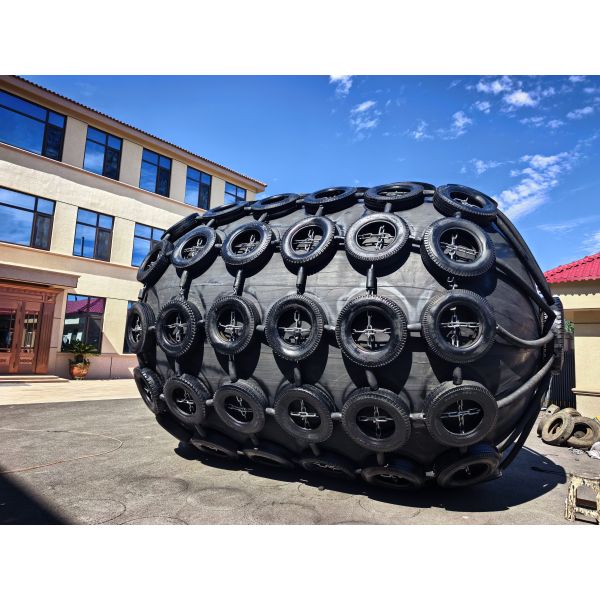 Marine Pneumatic Rubber Fender with Reinforced Rubber and Nylon Fabric for 50kpa and 80kpa High Energy Absorption ISO17357 Standard Certified