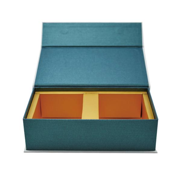 Tea Packing 1200gsm Debossing Magnetic Closure Gift Boxes