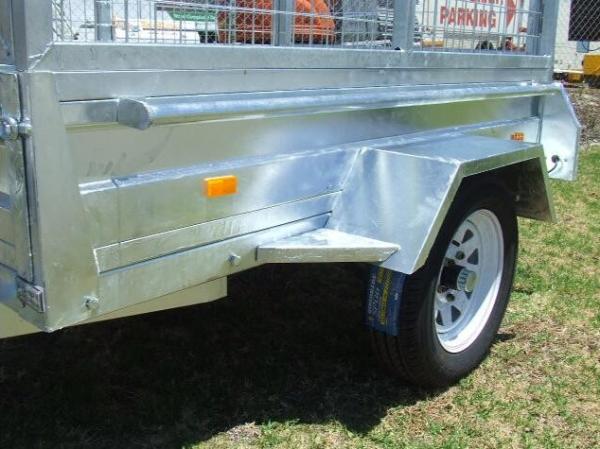 Hot Dipped Galvanized Heavy Duty 8x5 Cage, Mesh Cage, Stock Crate, Ramp