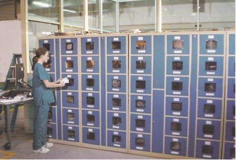 Factory Intelligent Locker Systems 6 Tier Steel Body Transparent Door Anti UV Aging