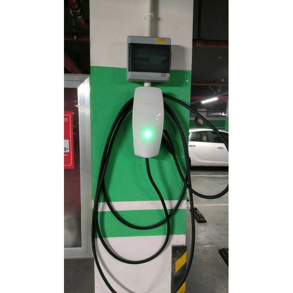 Photovoltaic Energy Storage System with Integrated Generation-Storage-Consumption for Peak Shaving and Uninterrupted Power Supply