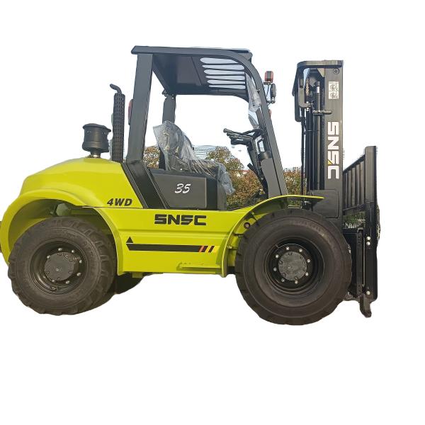 3.5 toneladas 3000kg Triple Mast Diesel Forklift Off Road 4X4 Wheel Loader para casa em fazendas