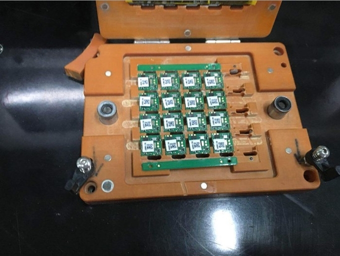 Сервомотор X/Y/Z оси PCBA Router Machine CCD Detection с двойной платформой