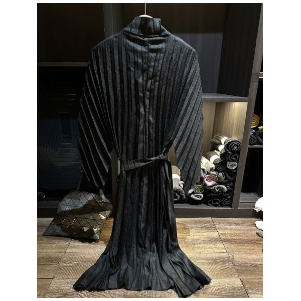 Elegant temperament, solid color, casual lapel coat, autumn new item, pleated loose oversized long sleeved coat