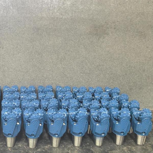 水平方向ドリリング使用 鍛造加工APIレグスレッド付きトライコンドリルビット