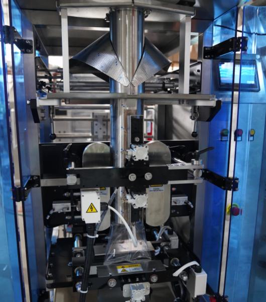 LC-520A VFFS Packaging Machine vertical form fill seal system ideal for packaging snacks grains coffee and other food products