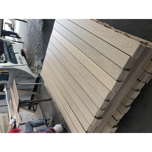 Estilo de diseño moderno madera dura de hueso de pescado tabla de suelo de madera con madera de roble de ingeniería