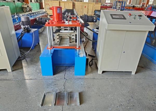 Machine de formage de rouleaux de paroi sèche en acier à profilé et à piste