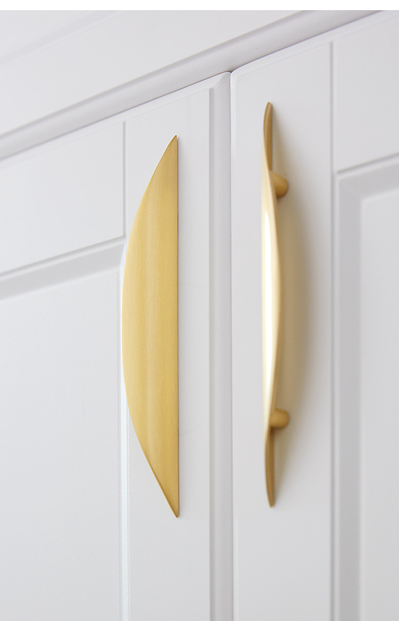 Modern Minimalist Solid Brass Invisible Handle Light Luxury Gold Drawer Pull Wardrobe Door Handle for Kitchen & Exterior Use