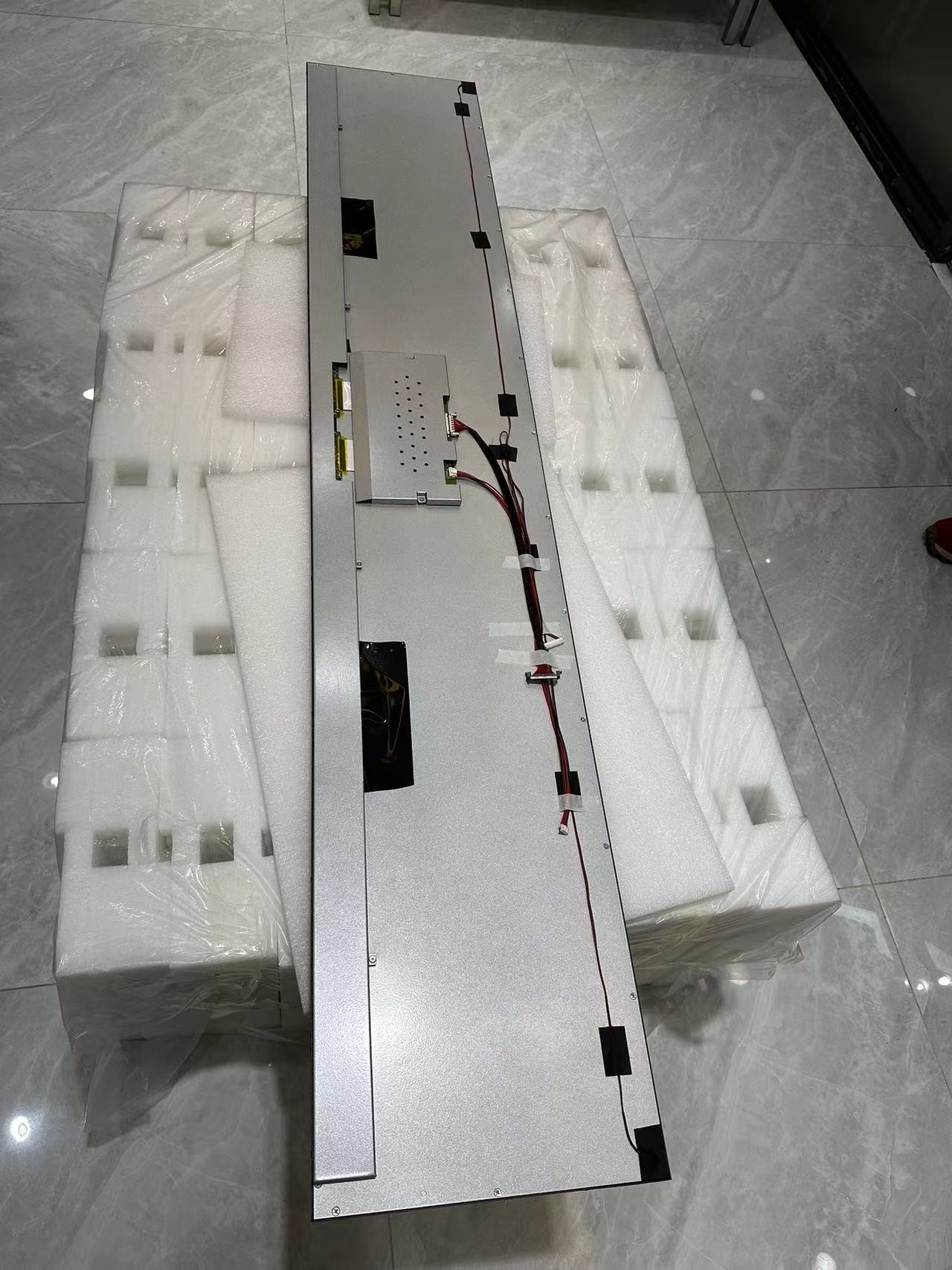 3840 X 601 65,7 дюймовый растянутый ленточный LCD JB657TP01 для применения в метро