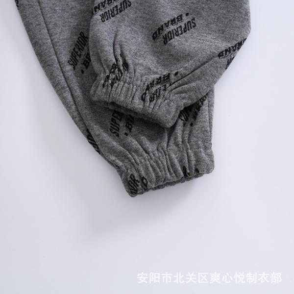 Полнометражный случайный вид решетки девушек задыхается 42cm к 68cm