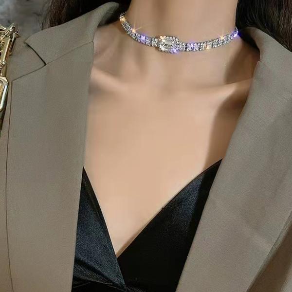 Alloy Material Pearl And Rhinestone Necklace With Shiny Crystal Diamond