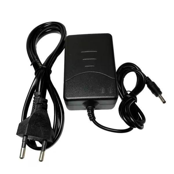 Universal Charger NC-III Battery Charger For South Total Station Li-30 LI-39Battery Li-IonBattery Charger NC-III Size3.5*1.35mm