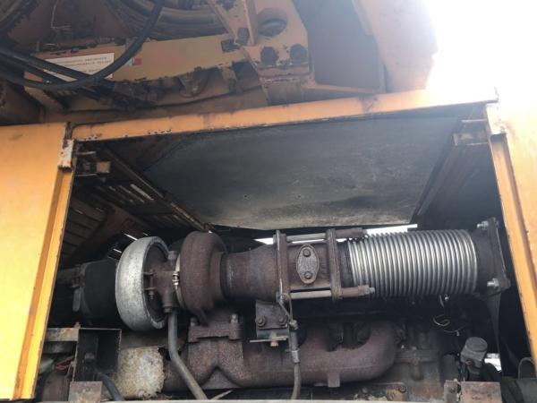 used 30ton kato rough terrian crane KR300 originally made in japan , just used for 5000 hrs , very good condition